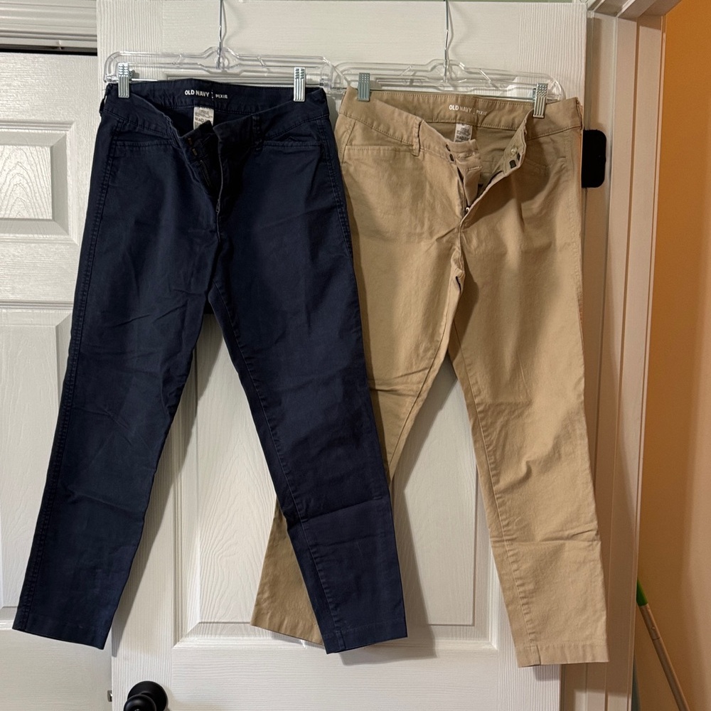 Old NavyWomen’s Navy and Tan Pants